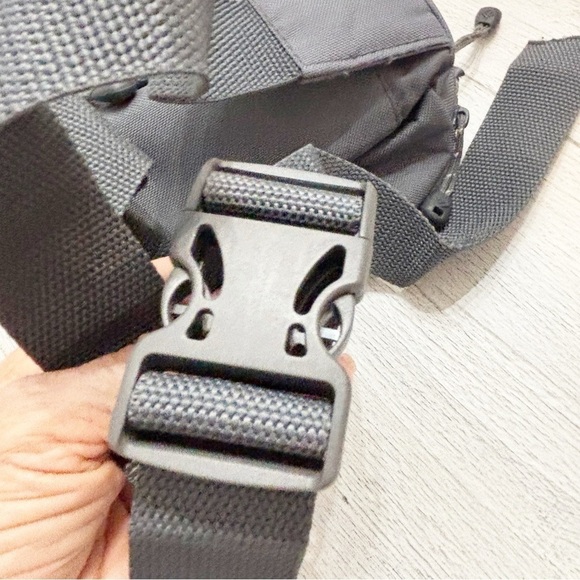 OUTDOOR PRODUCTS Unisex Adults Gray Multiple Pocket Fanny Pack Waist Bag 8” X 4” - Picture 6 of 7